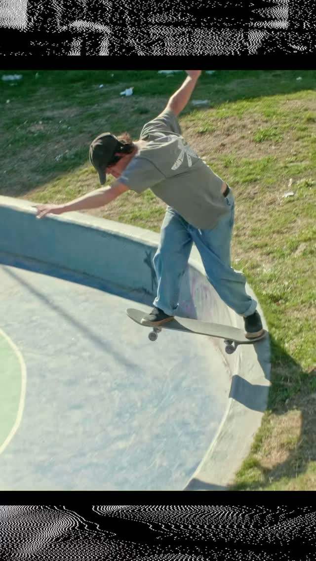 Benja Mac Mullen patinando